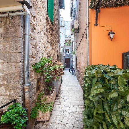 Dc II Downtown Apartment Rovinj Bagian luar foto