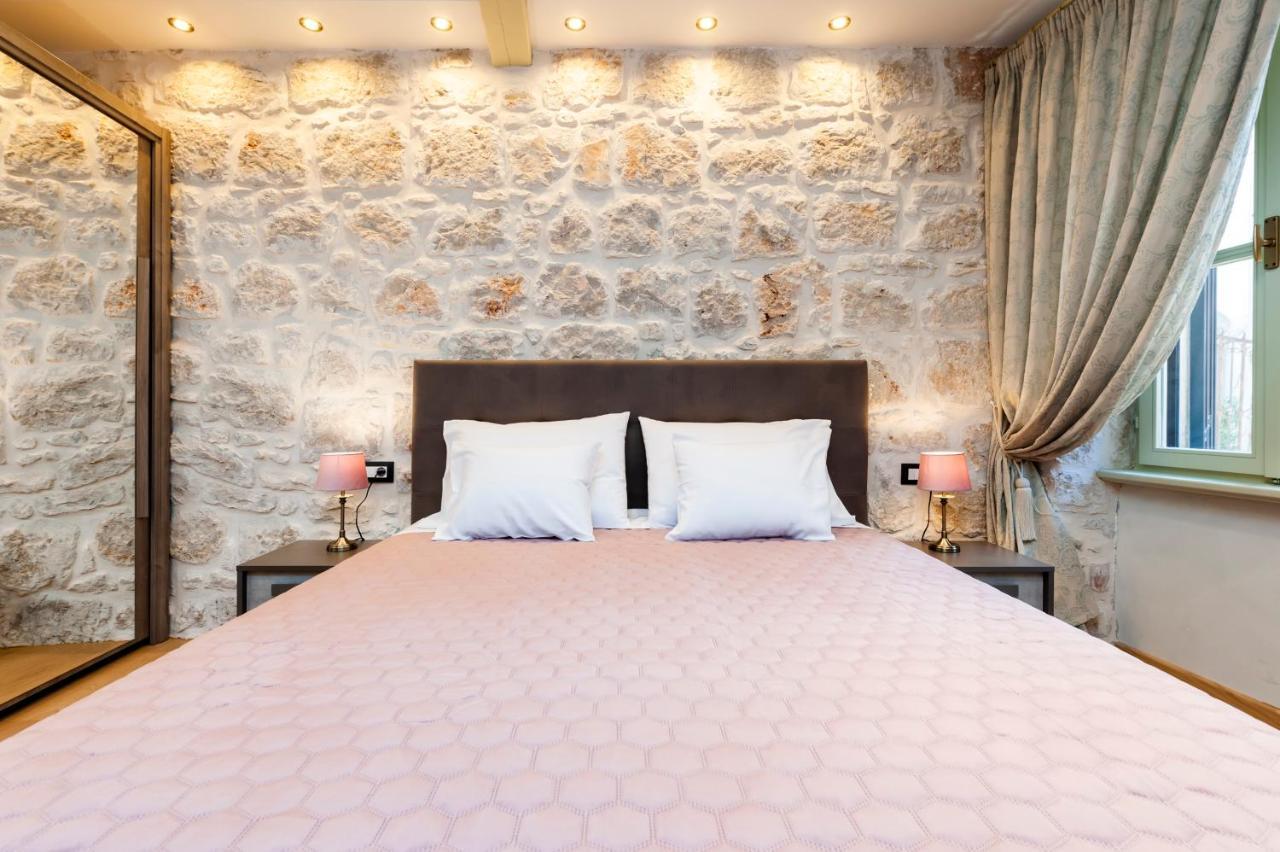 Dc II Downtown Apartment Rovinj Bagian luar foto