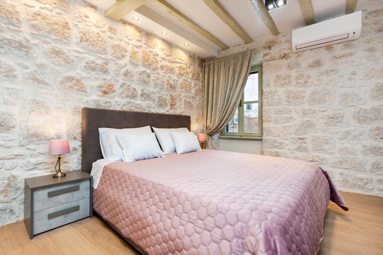 Dc II Downtown Apartment Rovinj Bagian luar foto