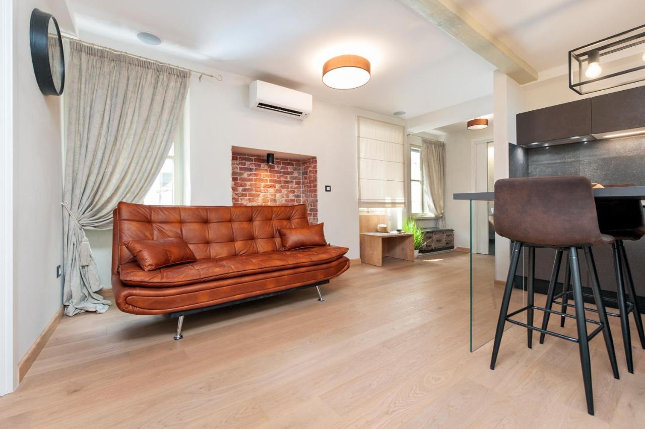 Dc II Downtown Apartment Rovinj Bagian luar foto