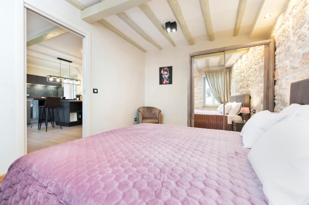 Dc II Downtown Apartment Rovinj Bagian luar foto