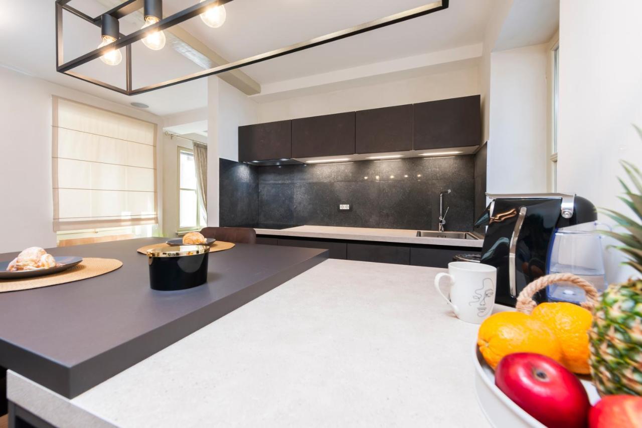 Dc II Downtown Apartment Rovinj Bagian luar foto