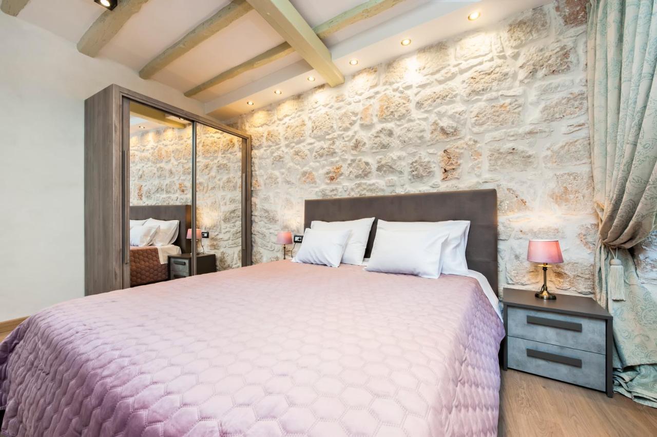 Dc II Downtown Apartment Rovinj Bagian luar foto