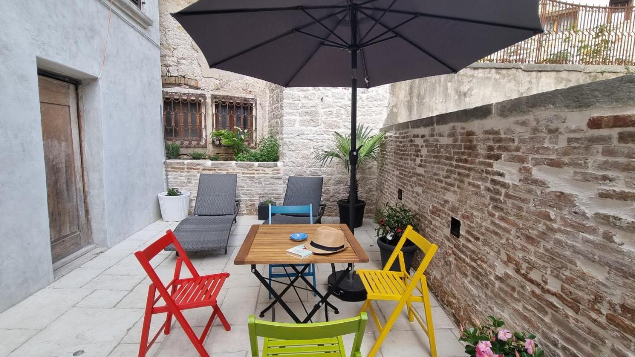 Dc II Downtown Apartment Rovinj Bagian luar foto