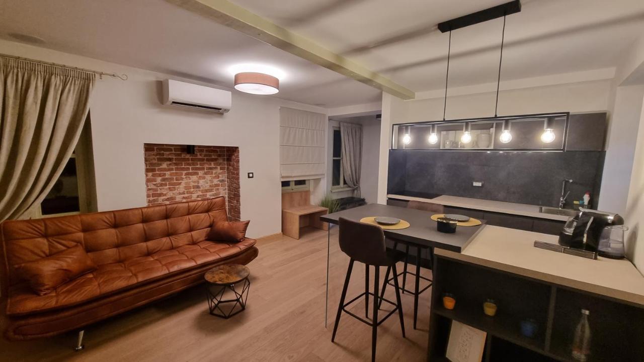 Dc II Downtown Apartment Rovinj Bagian luar foto